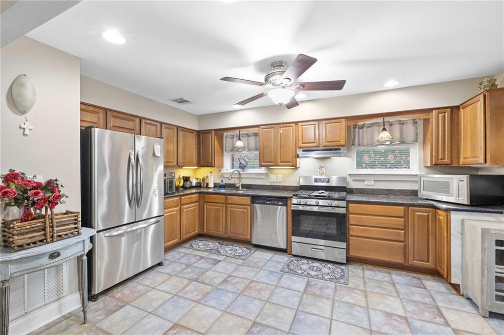 8412 COLONEL Drive