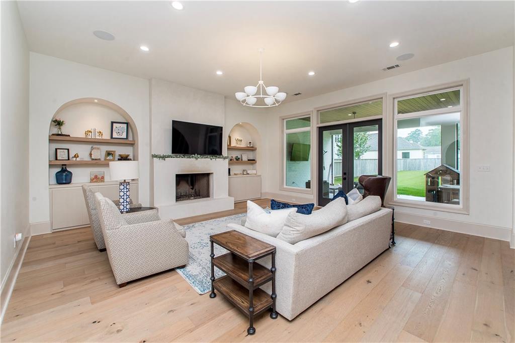 5009 TWIN RIVER Place