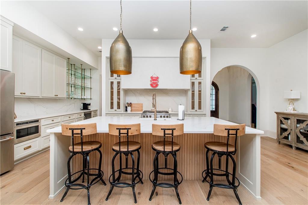 5009 TWIN RIVER Place