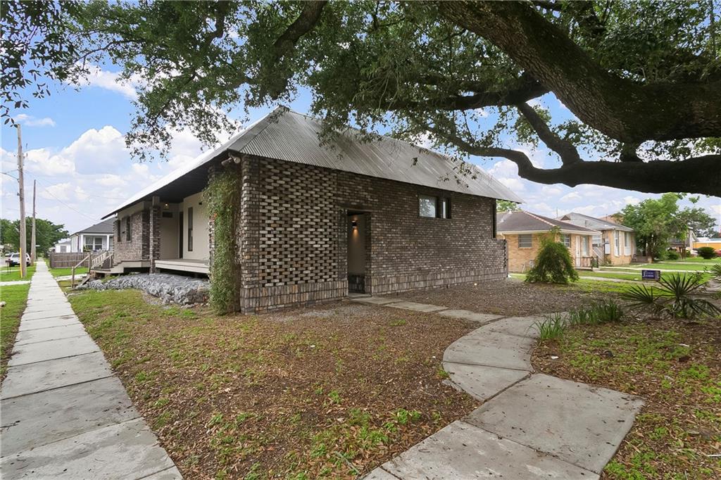 Photo 1 of 23 — 6000 FRANKLIN Avenue, New Orleans, LA 70122