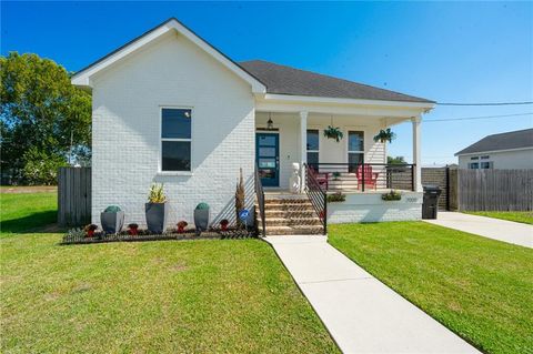 2009 CENTER Street Arabi LA 70032