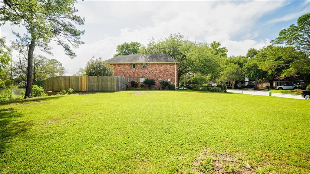 6 MARY RIDGE Court