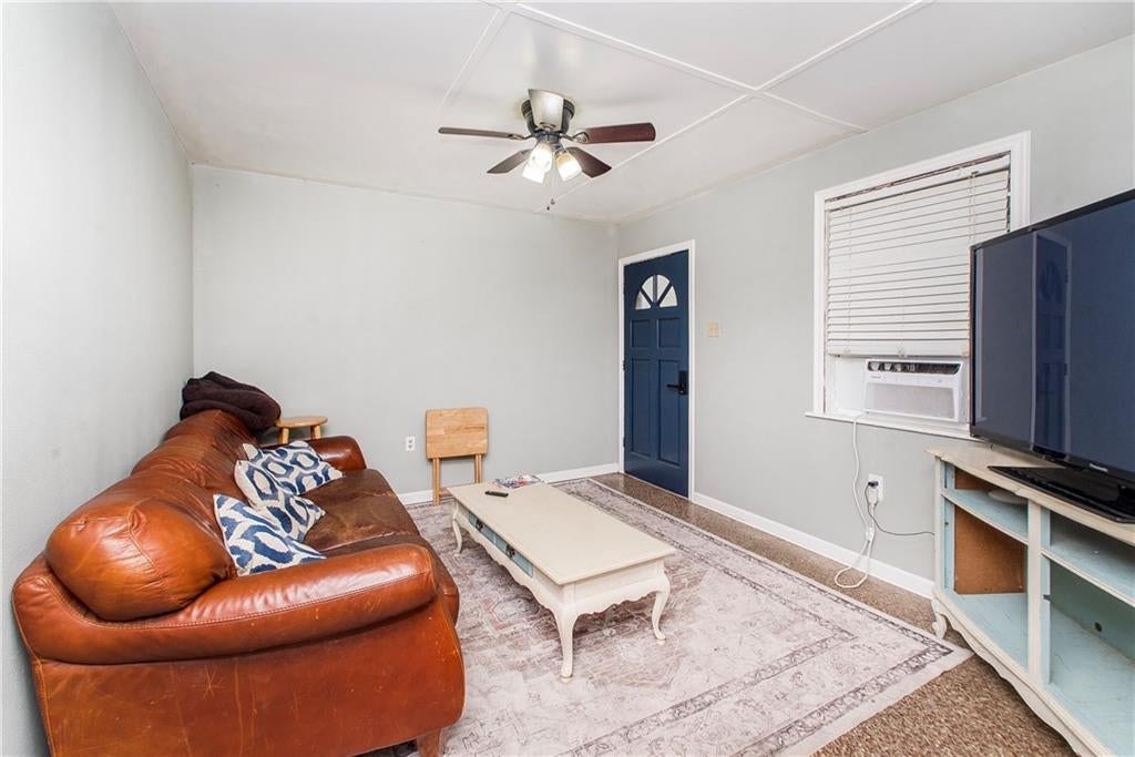 1031 HENRIETTE DELILLE Street 3