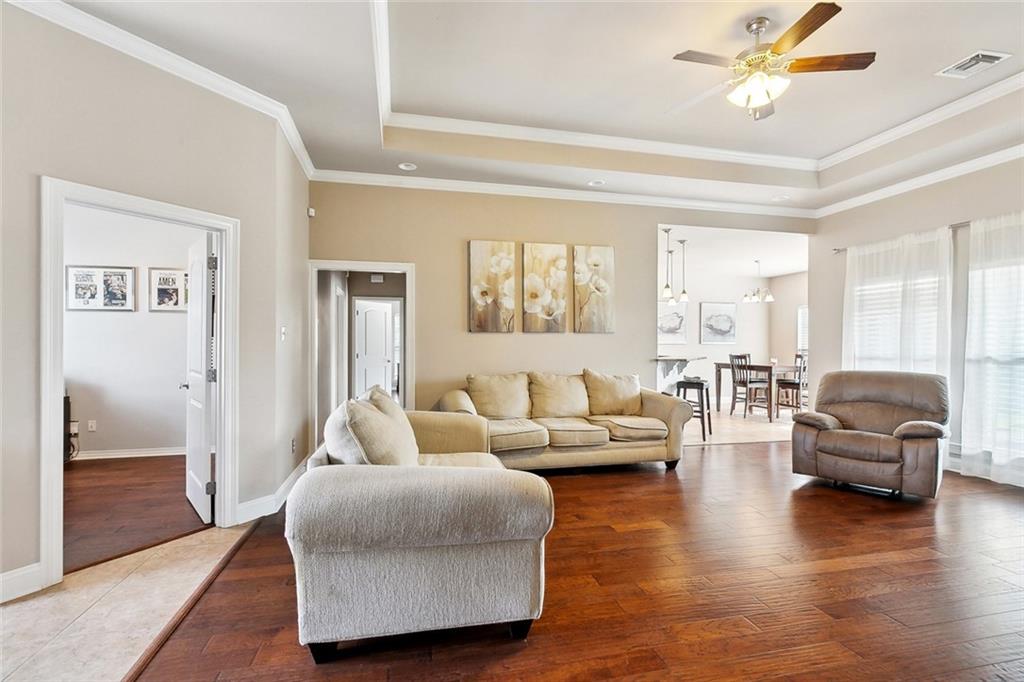 410 LAKEWOOD Drive