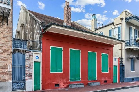 823 25 BOURBON Street New Orleans LA 70116