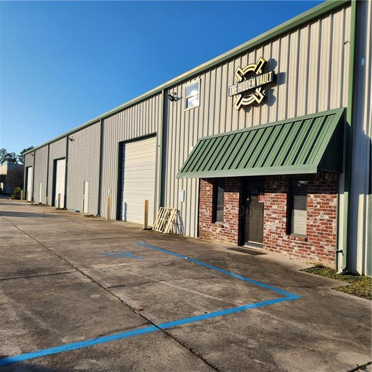 38183 COMMERCIAL Court