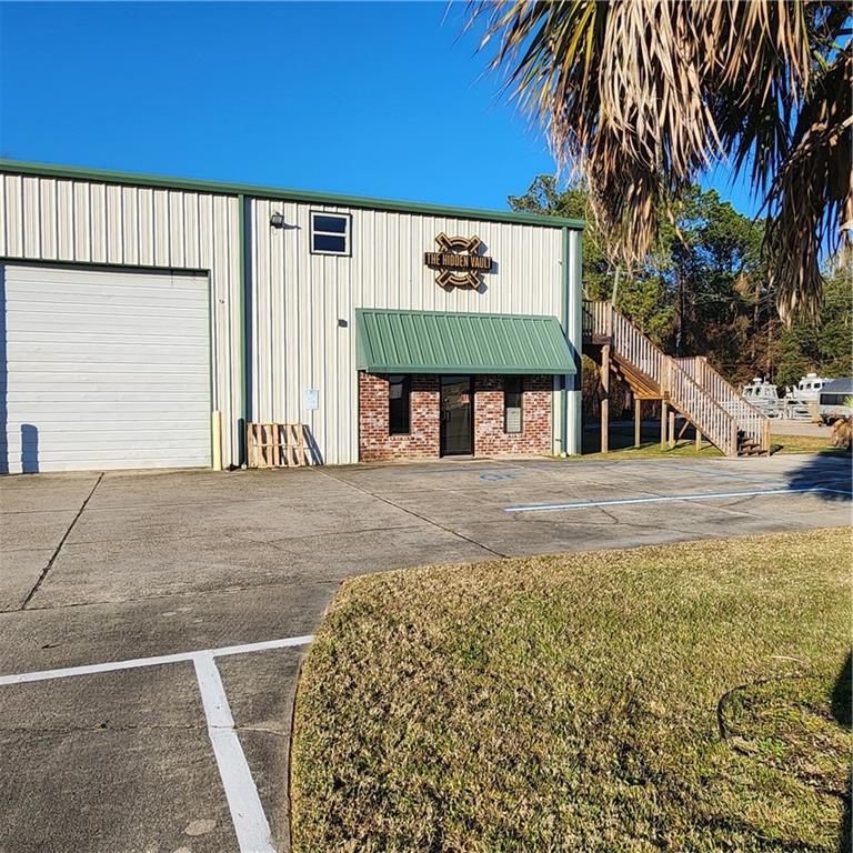 38183 COMMERCIAL Court