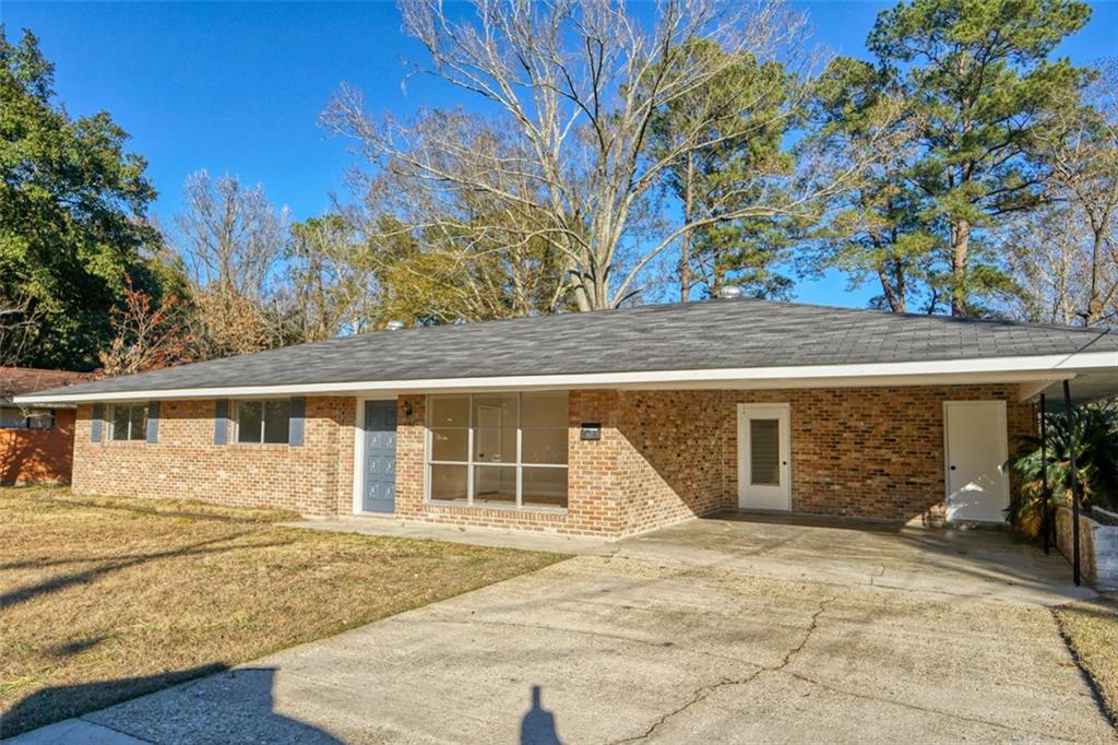 3174 OAKCREST Drive