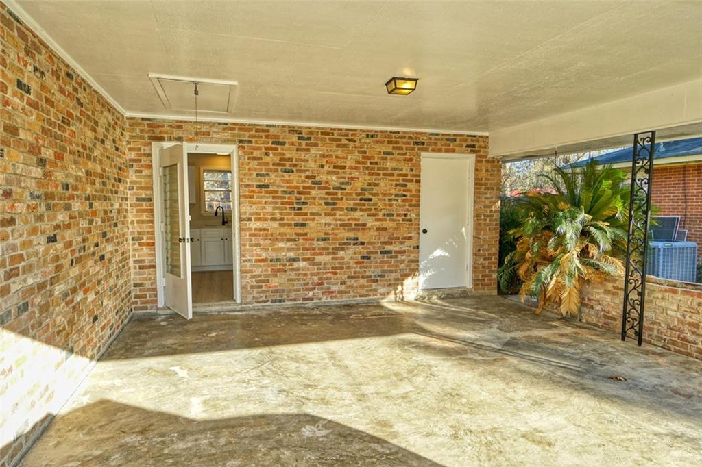 3174 OAKCREST Drive
