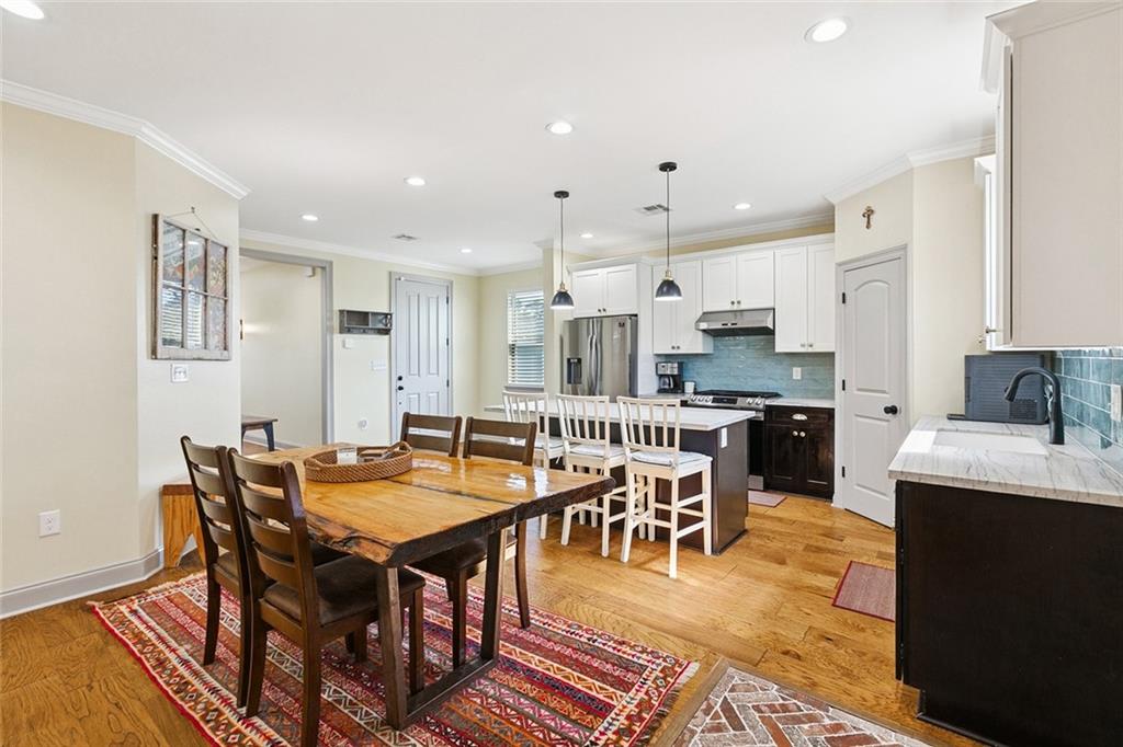 7216 CLAIBORNE Court