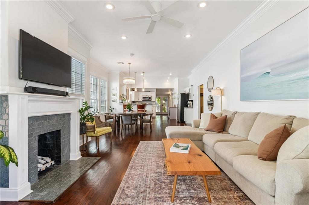 4119 WALMSLEY Avenue