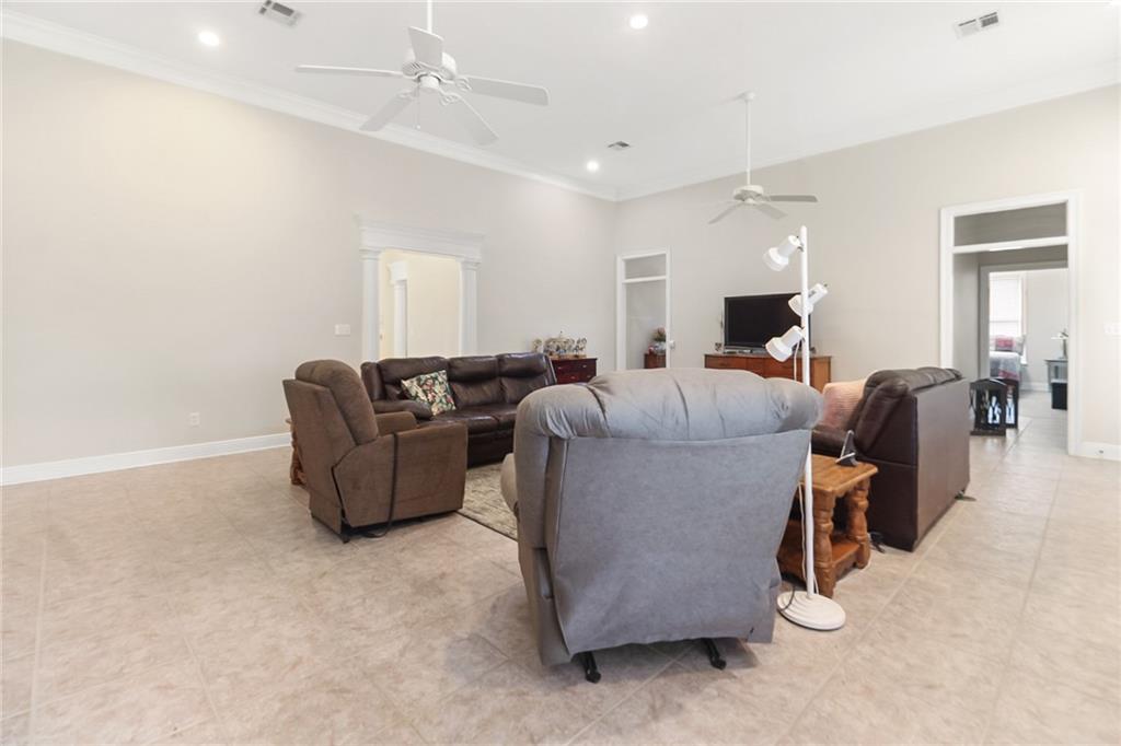 5450 BARATARIA Boulevard