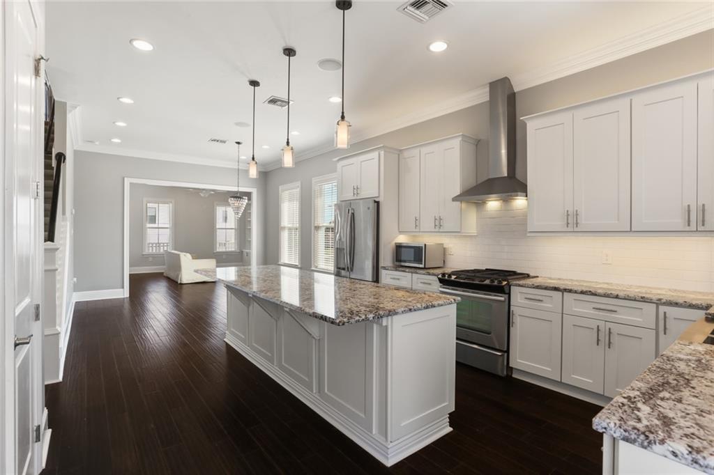 New Orleans, Louisiana 70124, United States, 5 Bedrooms Bedrooms, ,3 BathroomsBathrooms,Residential,Active,98181