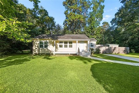 Photo of 71475 WASHINGTON Avenue, Covington, LA 70433 (MLS # 2566058)