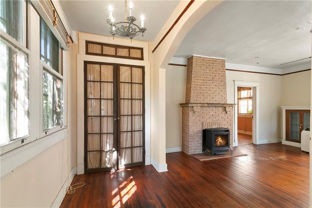 4224 VINCENNES Place