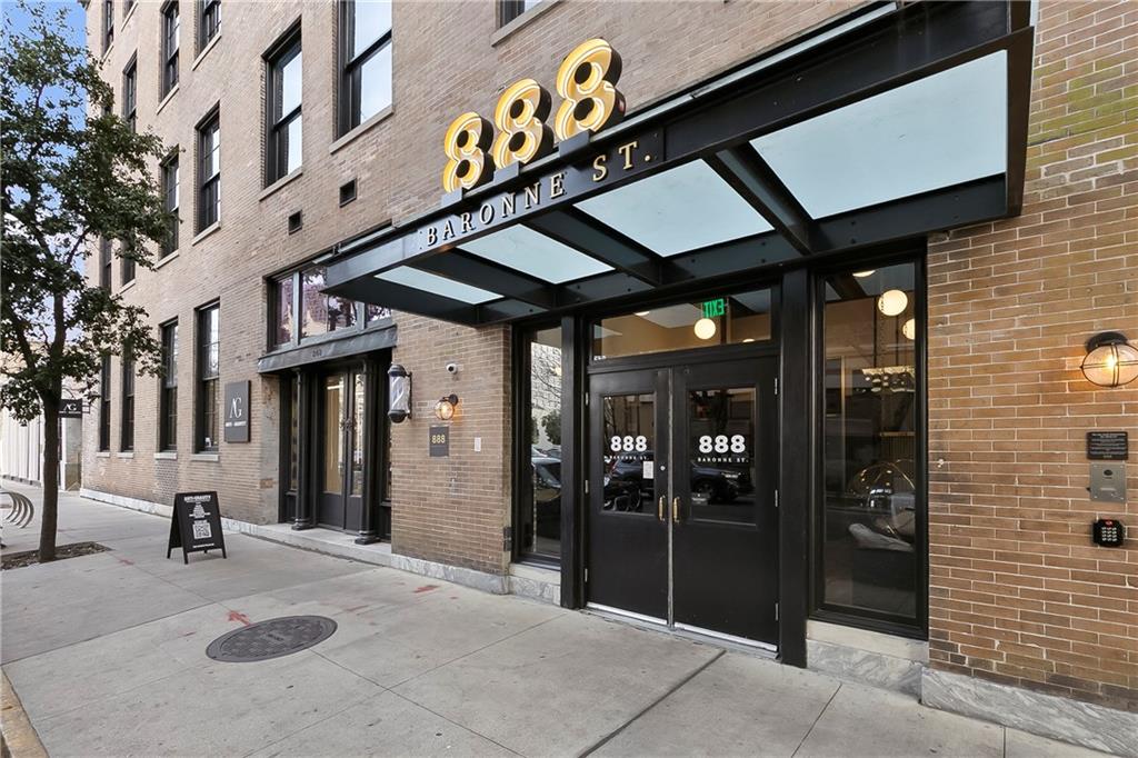 888 BARONNE Street PH 1