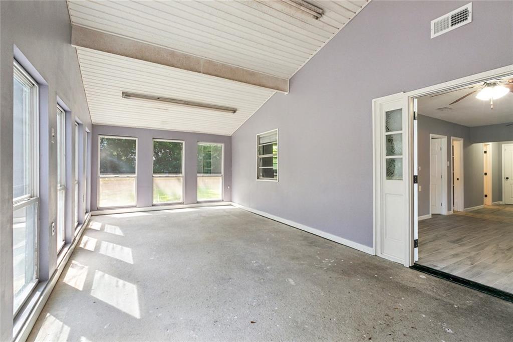 261 JEFFERSON Avenue