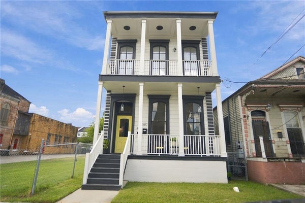 1815 CARONDELET ST, NEW ORLEANS, LA 70130 - Image 9284d9c01b5f6555815f4dfd4a95f2e9/3839343122