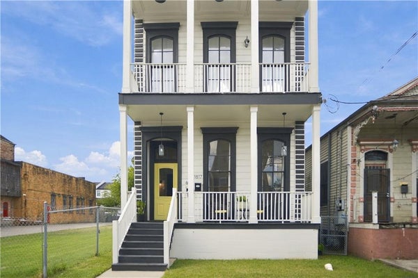 1815 CARONDELET ST, NEW ORLEANS, LA 70130 - Image 9284d9c01b5f6555815f4dfd4a95f2e9/3922793822