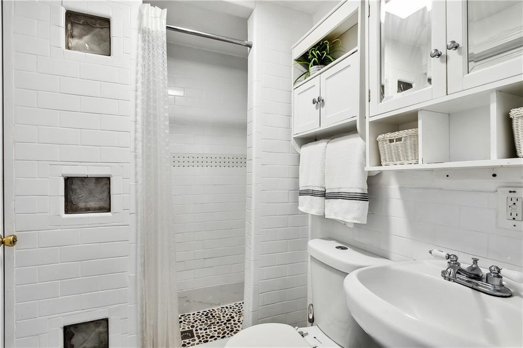 New Orleans, Louisiana 70114, United States, 3 Bedrooms Bedrooms, ,2 BathroomsBathrooms,Residential,Active,33170