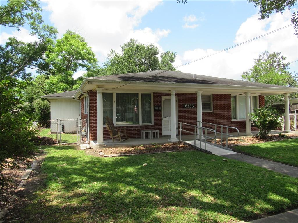 6735 W MAGNOLIA Boulevard