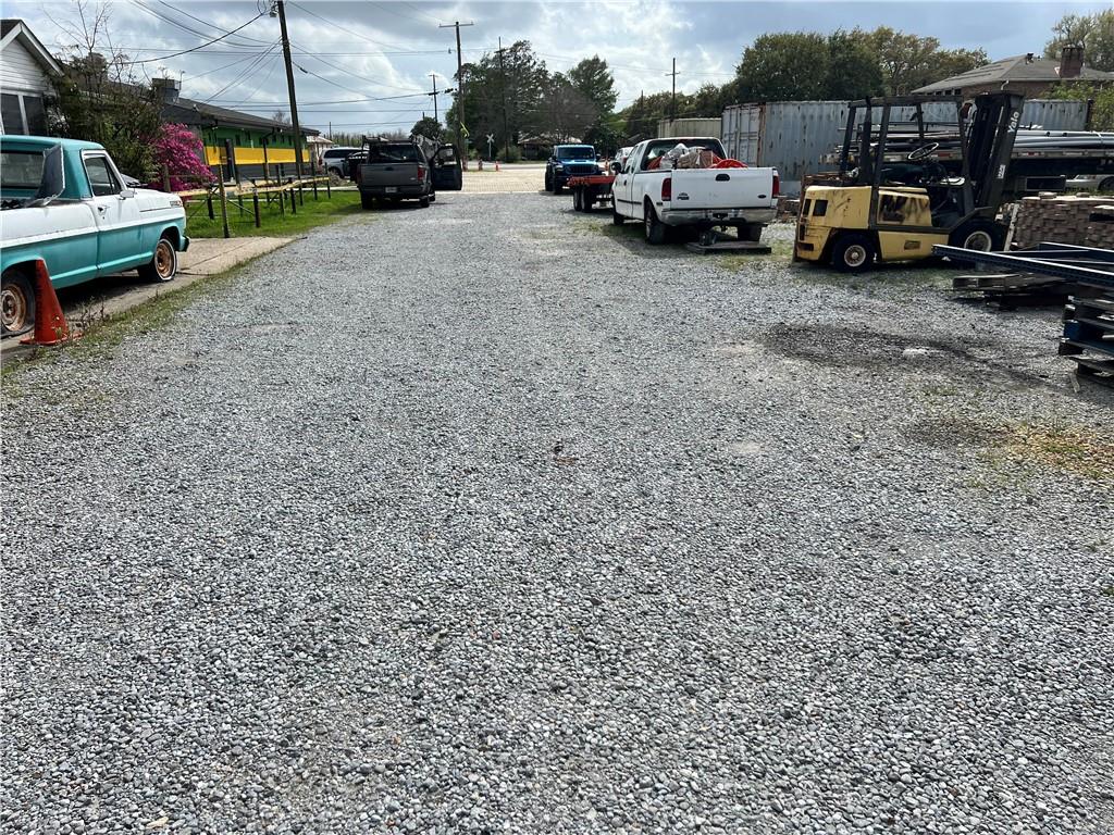 Lot 3 BARCELONA Road