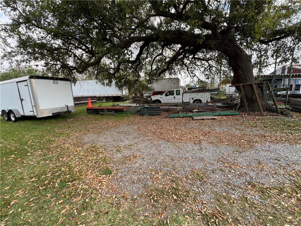 Lot 3 BARCELONA Road