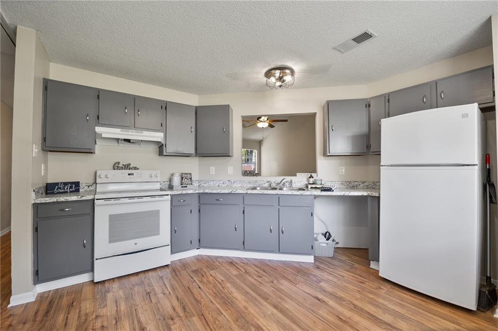 2761 RUE WELLER Street