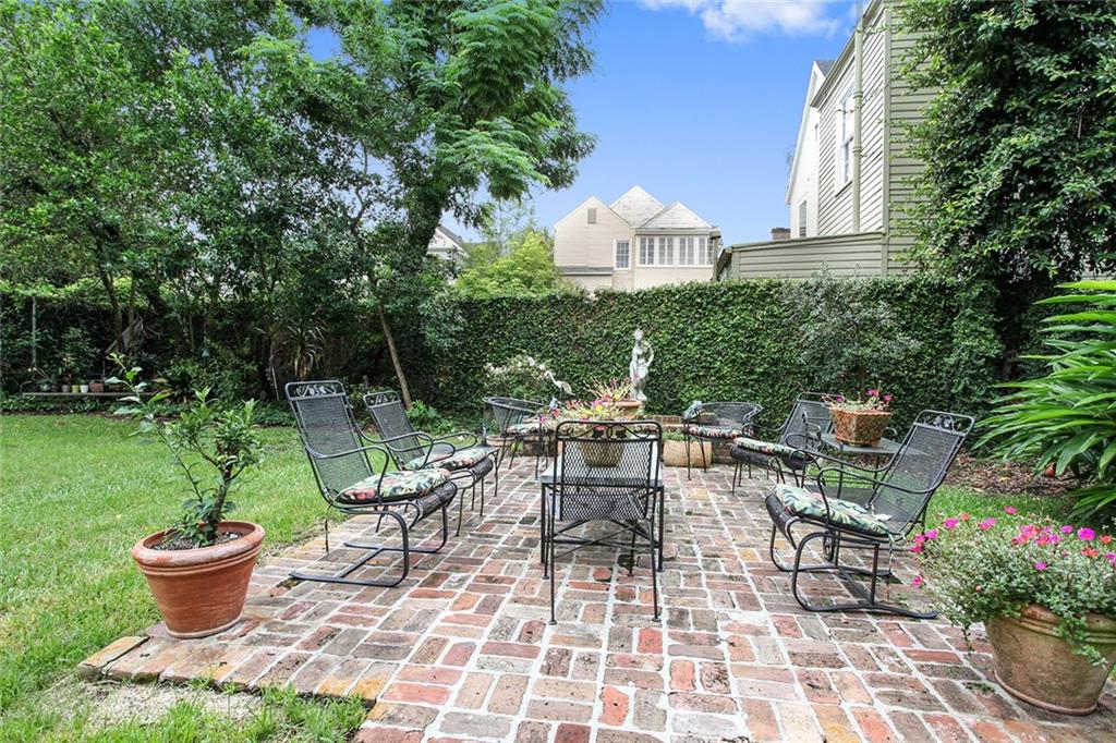 New Orleans, Louisiana 70115, United States, 3 Bedrooms Bedrooms, ,3 BathroomsBathrooms,Residential,Active,194568