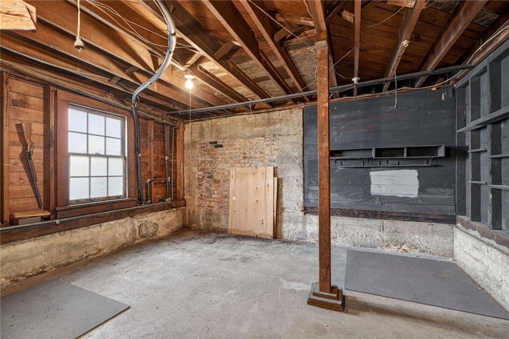 New Orleans, Louisiana 70115, United States, 3 Bedrooms Bedrooms, ,3 BathroomsBathrooms,Residential,Active,194568