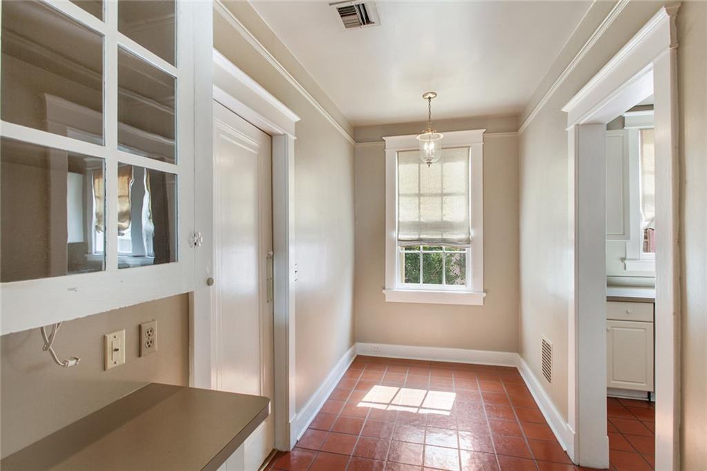 New Orleans, Louisiana 70115, United States, 3 Bedrooms Bedrooms, ,3 BathroomsBathrooms,Residential,Active,194568