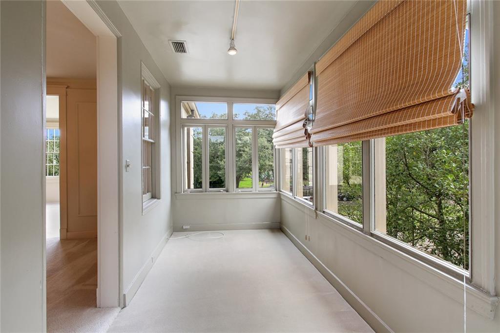 New Orleans, Louisiana 70115, United States, 3 Bedrooms Bedrooms, ,3 BathroomsBathrooms,Residential,Active,194568