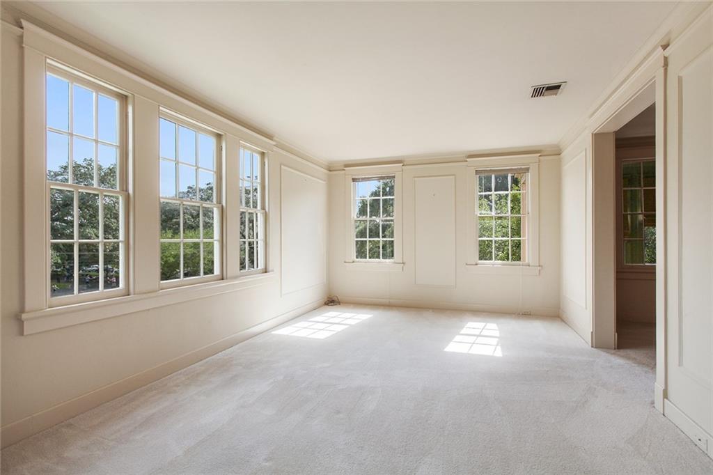 New Orleans, Louisiana 70115, United States, 3 Bedrooms Bedrooms, ,3 BathroomsBathrooms,Residential,Active,194568