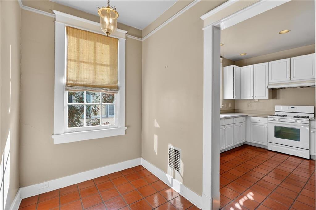 New Orleans, Louisiana 70115, United States, 3 Bedrooms Bedrooms, ,3 BathroomsBathrooms,Residential,Active,194568