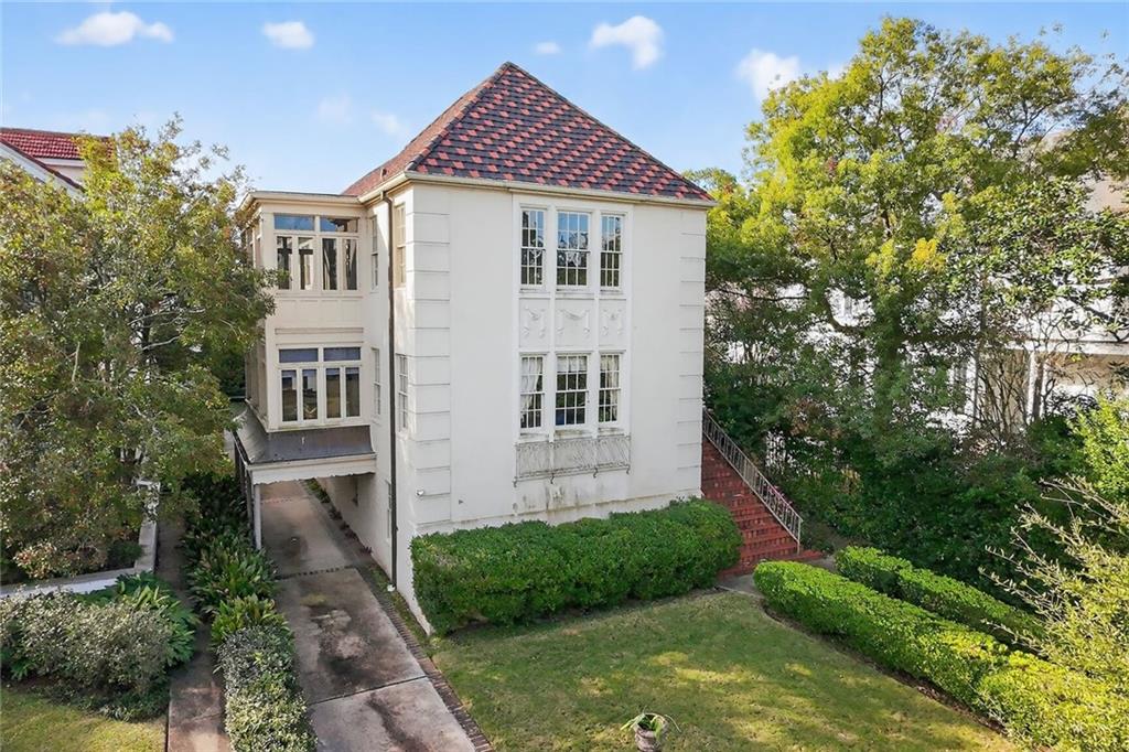 New Orleans, Louisiana 70115, United States, 3 Bedrooms Bedrooms, ,3 BathroomsBathrooms,Residential,Active,194568