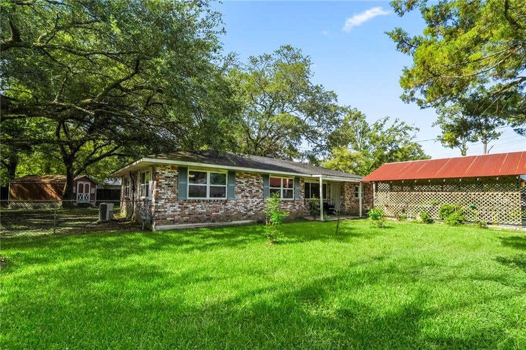 215 E PECAN Street