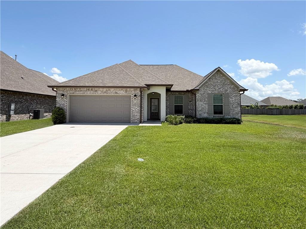 Photo 1 of 23 — 204 CYPRESS Bend, Belle Chasse, LA 70037