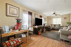 2112 LICCARDI Lane