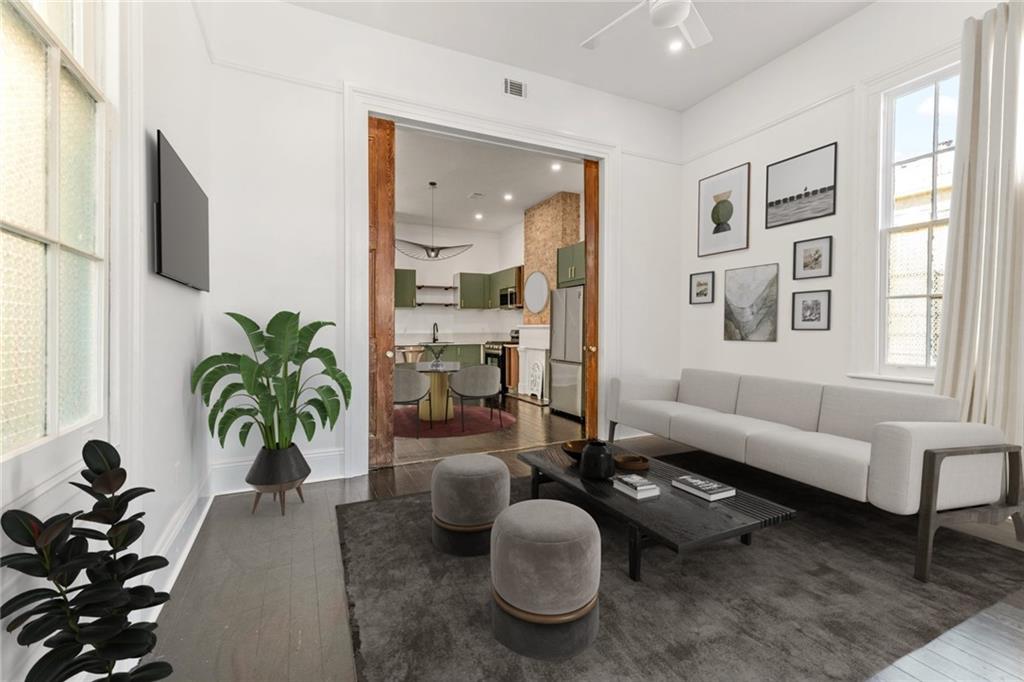 New Orleans, Louisiana 70115, United States, 2 Bedrooms Bedrooms, ,1 BathroomBathrooms,Residential,Active,128361