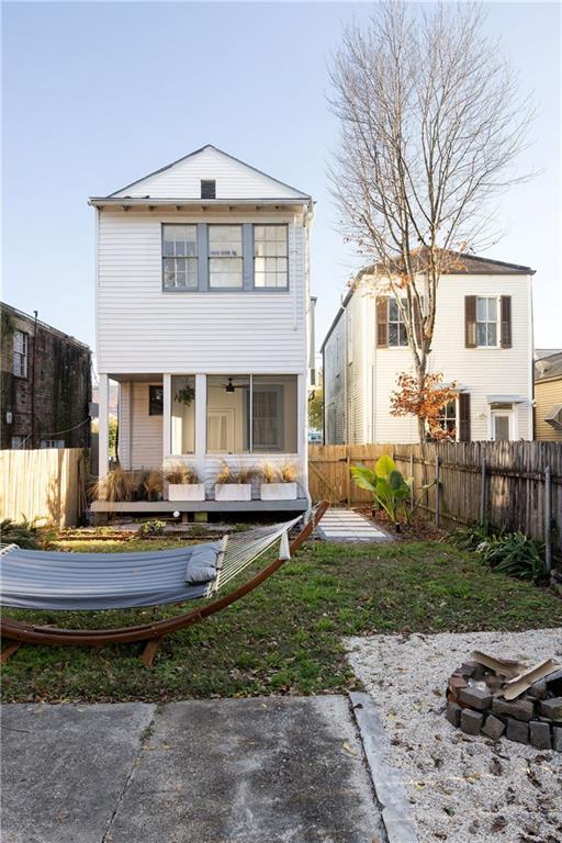 New Orleans, Louisiana 70115, United States, 2 Bedrooms Bedrooms, ,1 BathroomBathrooms,Residential,Active,128361