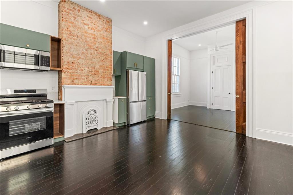 New Orleans, Louisiana 70115, United States, 2 Bedrooms Bedrooms, ,1 BathroomBathrooms,Residential,Active,128361