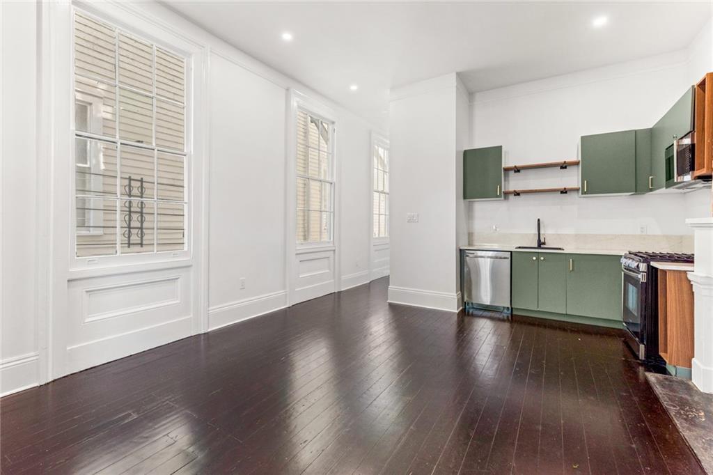 New Orleans, Louisiana 70115, United States, 2 Bedrooms Bedrooms, ,1 BathroomBathrooms,Residential,Active,128361