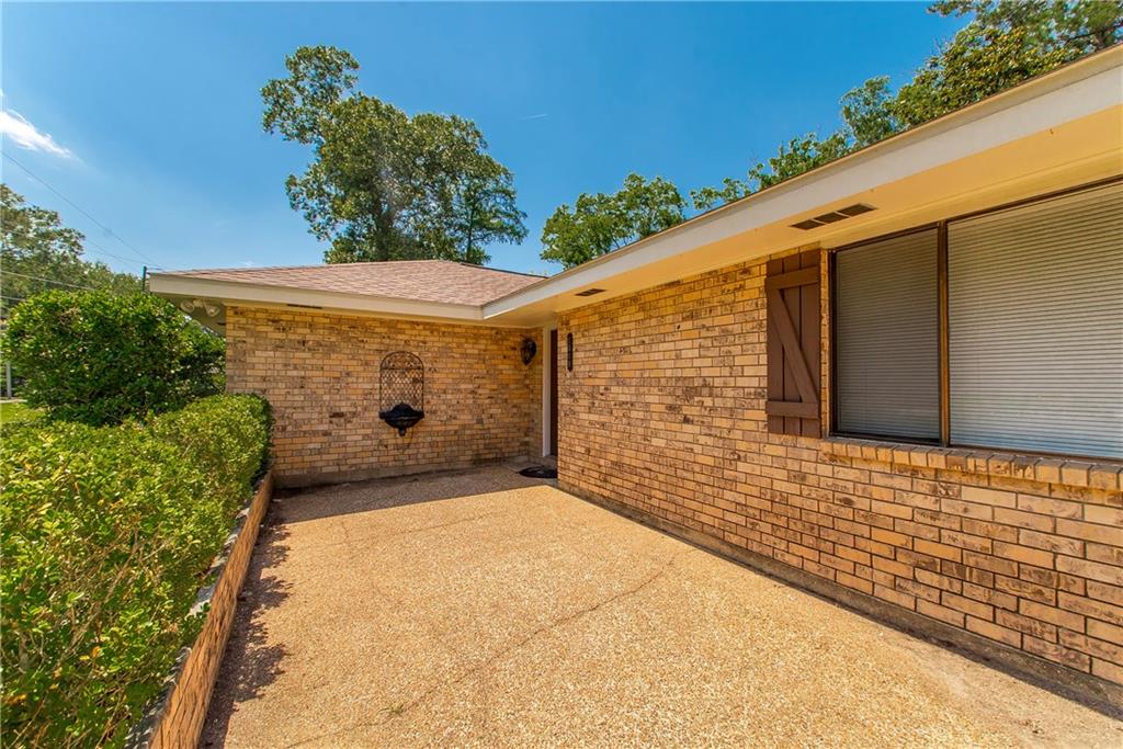 1018 ESTERBROOK Road