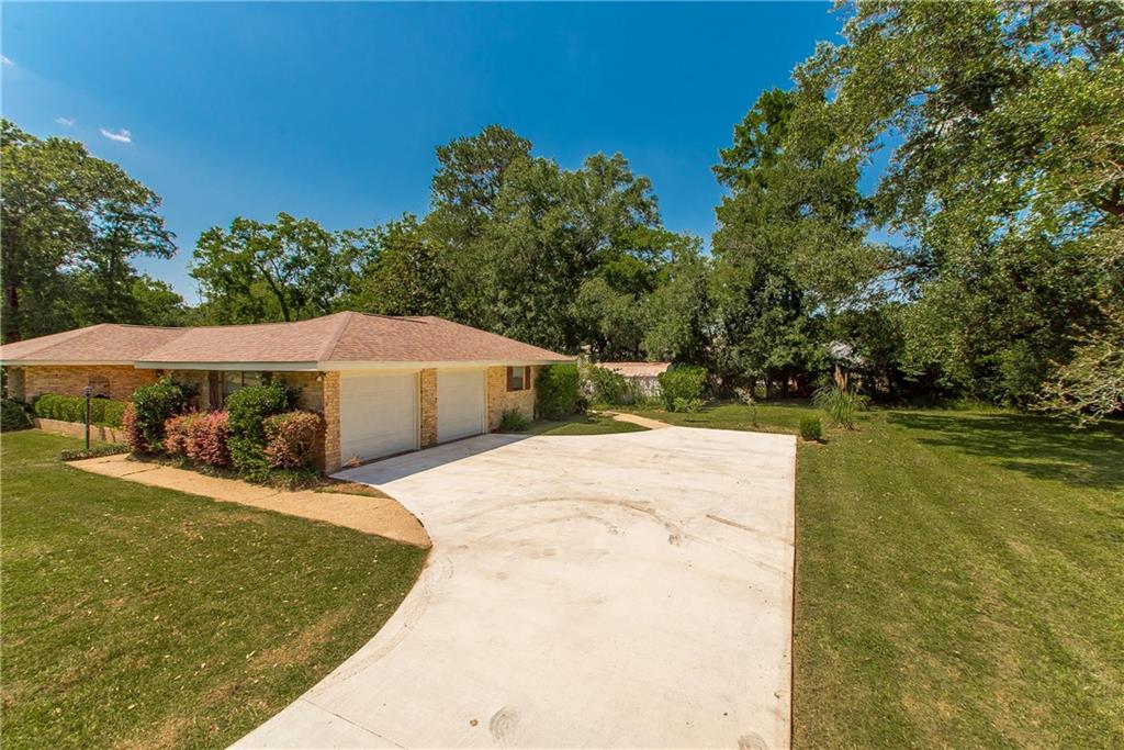 1018 ESTERBROOK Road