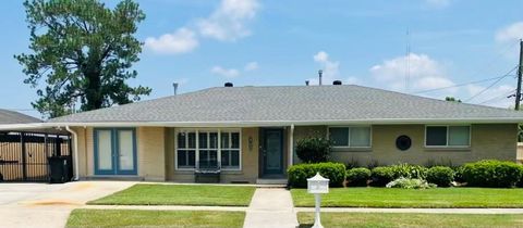 421 E Saint Jean Baptist Street, Chalmette, LA 70043 - #: 2462615