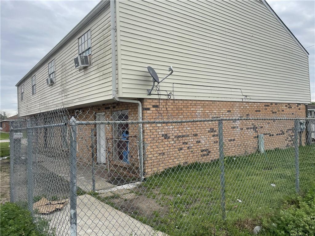 1116 SCOTSDALE Drive