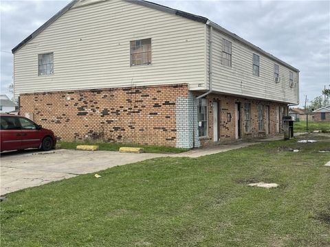 1116 SCOTSDALE Drive Harvey LA 70058