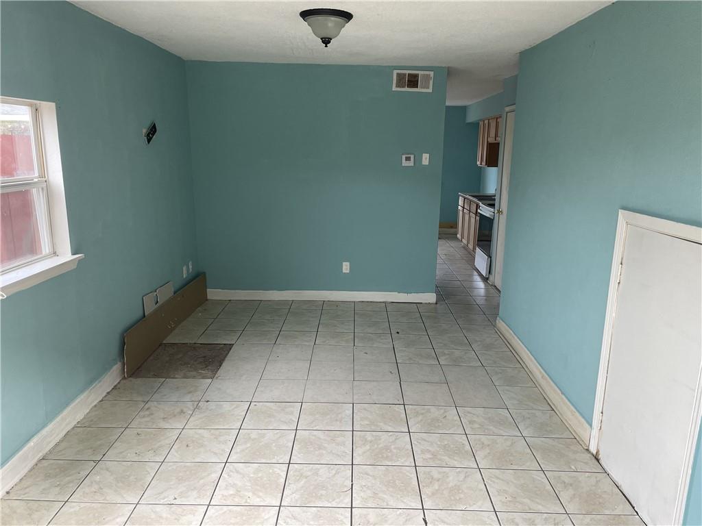 1116 SCOTSDALE Drive