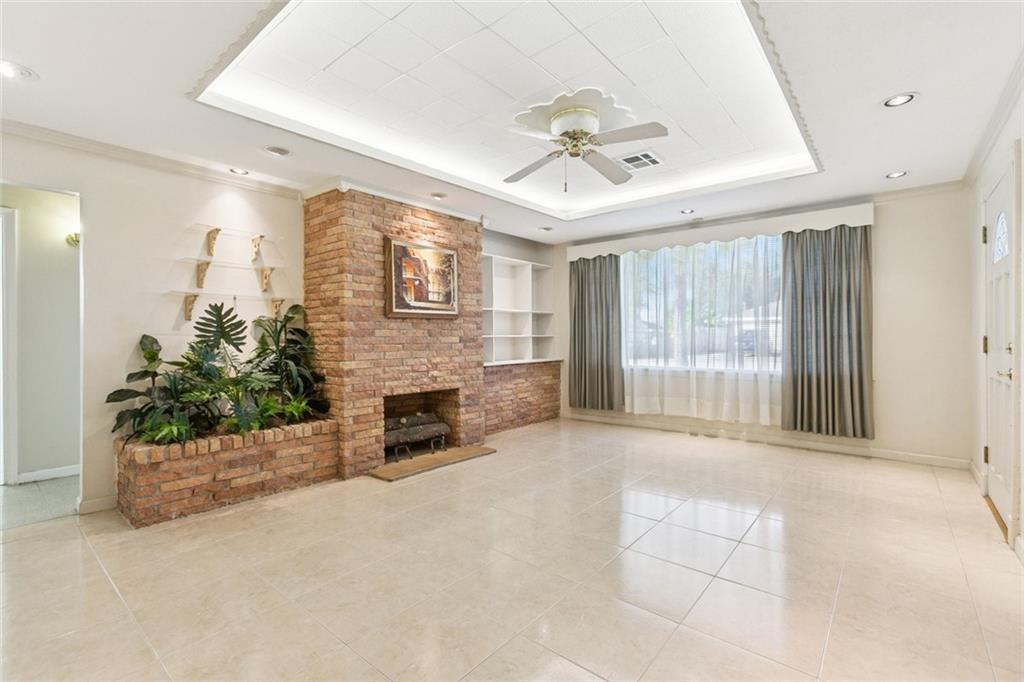 414 W CELESTINE Street