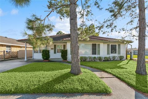 414 W CELESTINE Street Chalmette LA 70043